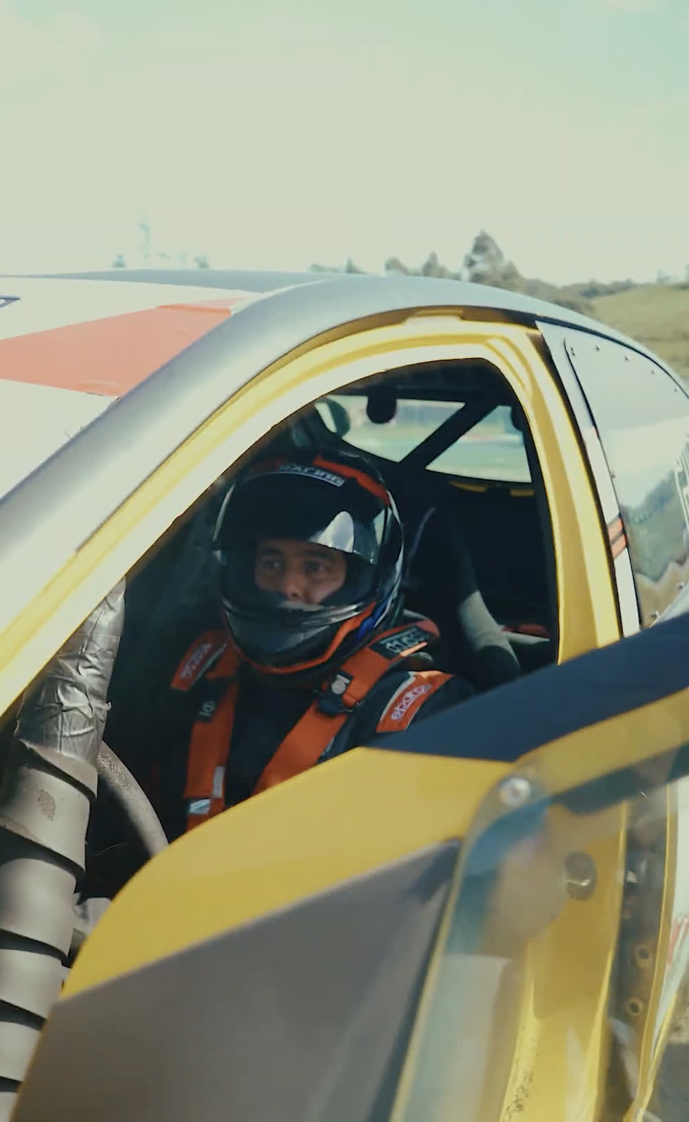Rafael Tristão pilotando